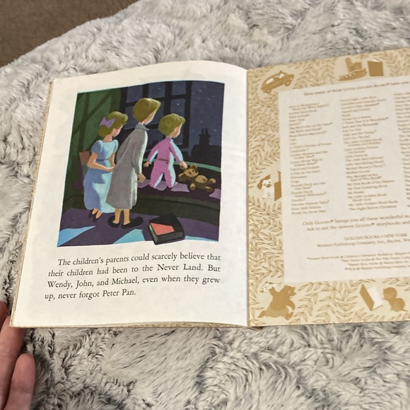 Little Golden books  Disneys Peter Pan vintage copyright 1952 - Picture 8 of 9